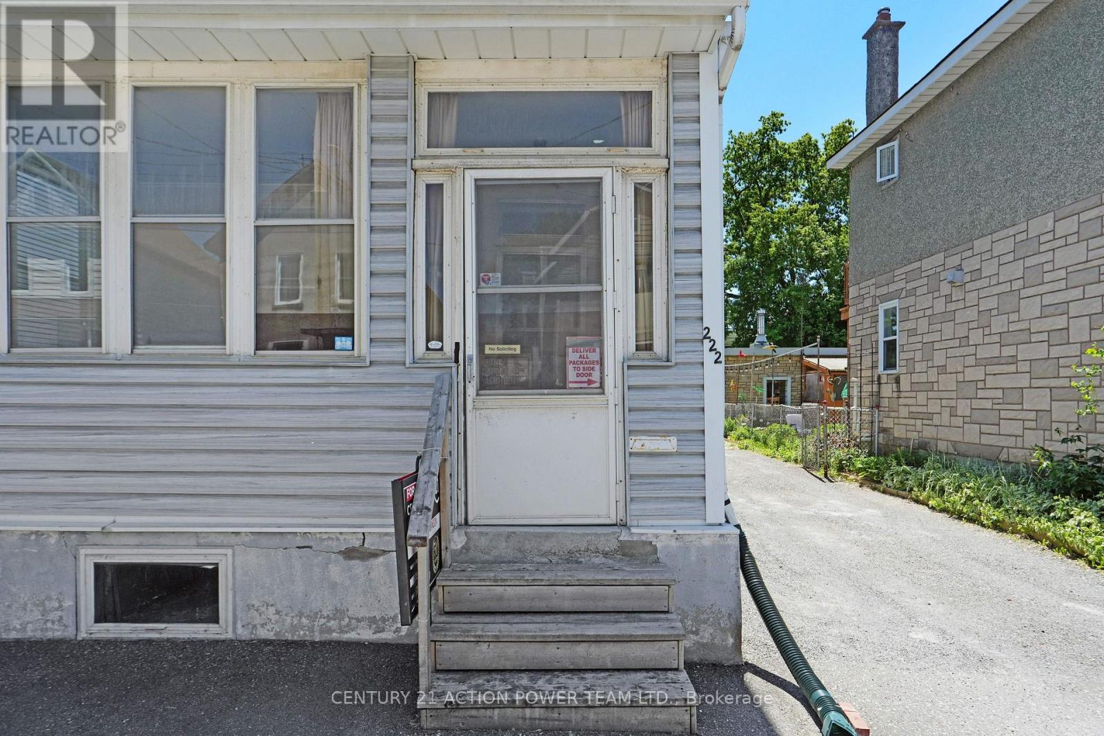 222 Montfort Street Property Photo 3