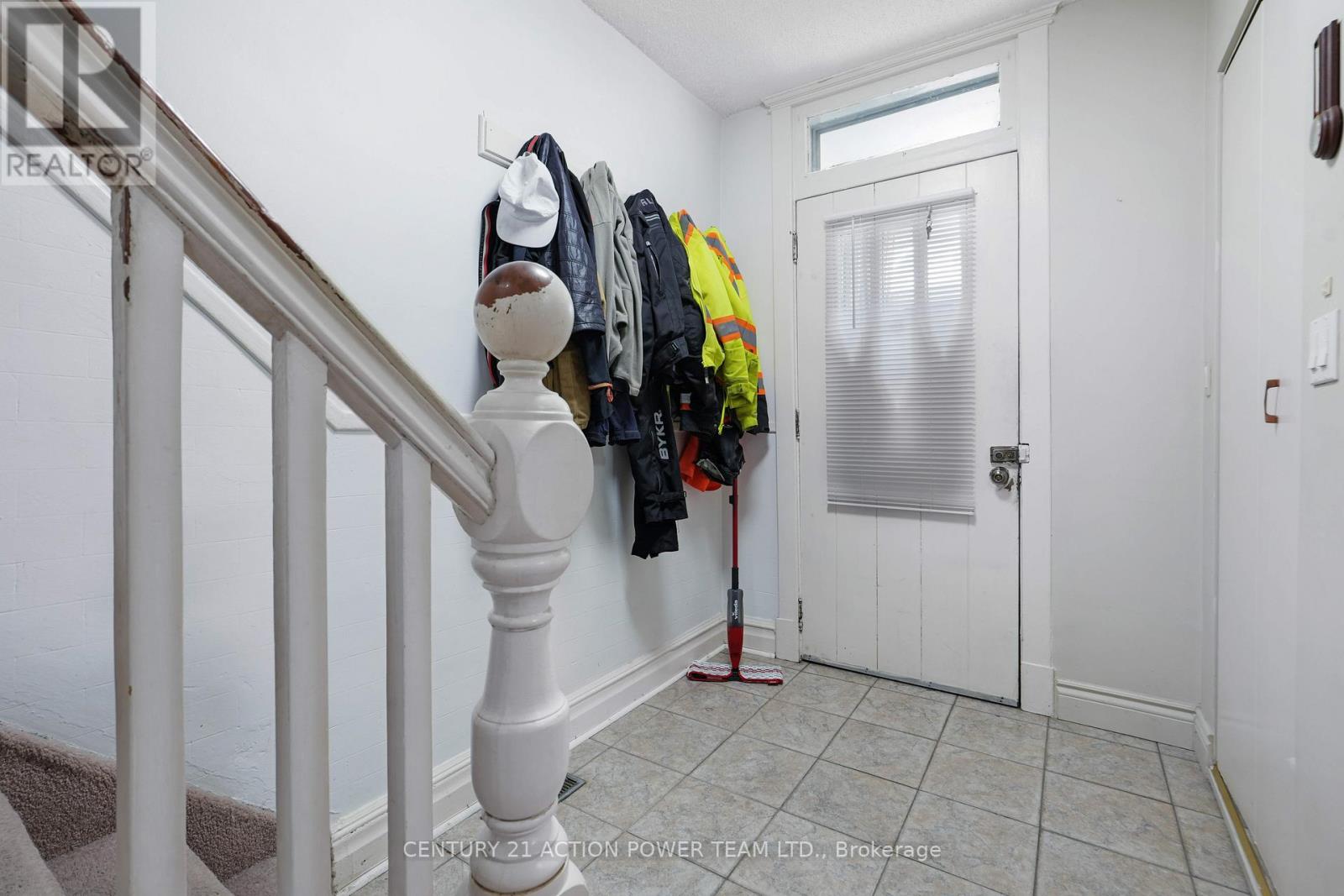 222 Montfort Street Property Photo 4