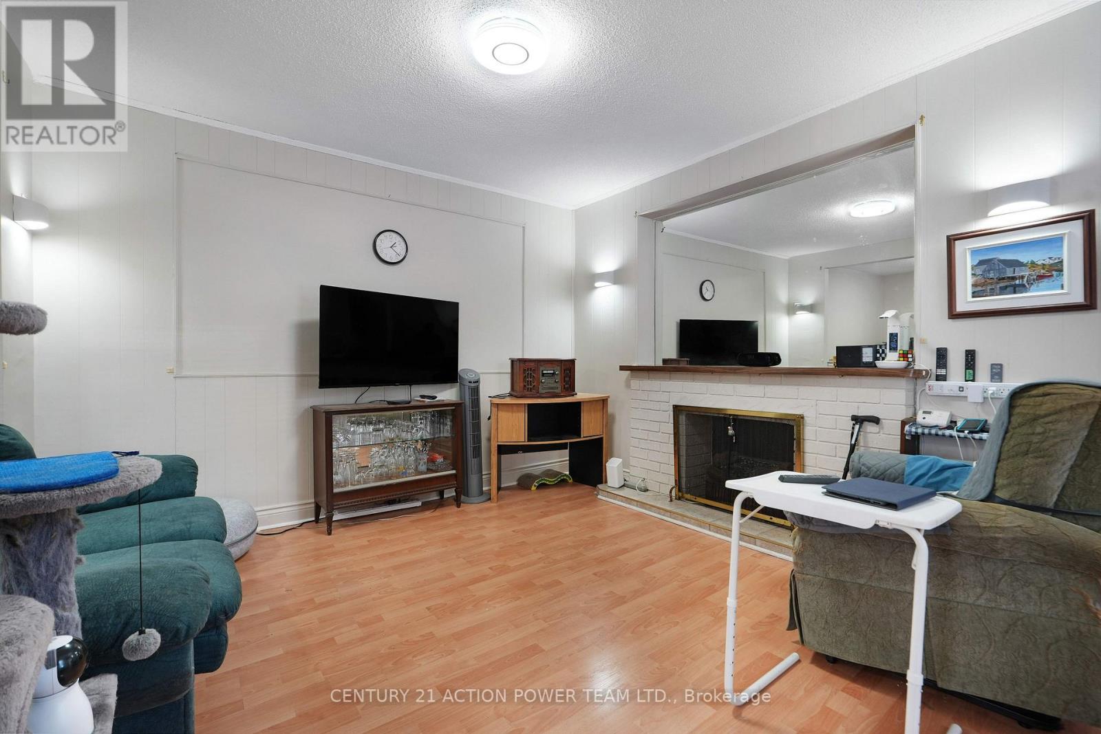 222 Montfort Street Property Photo 5