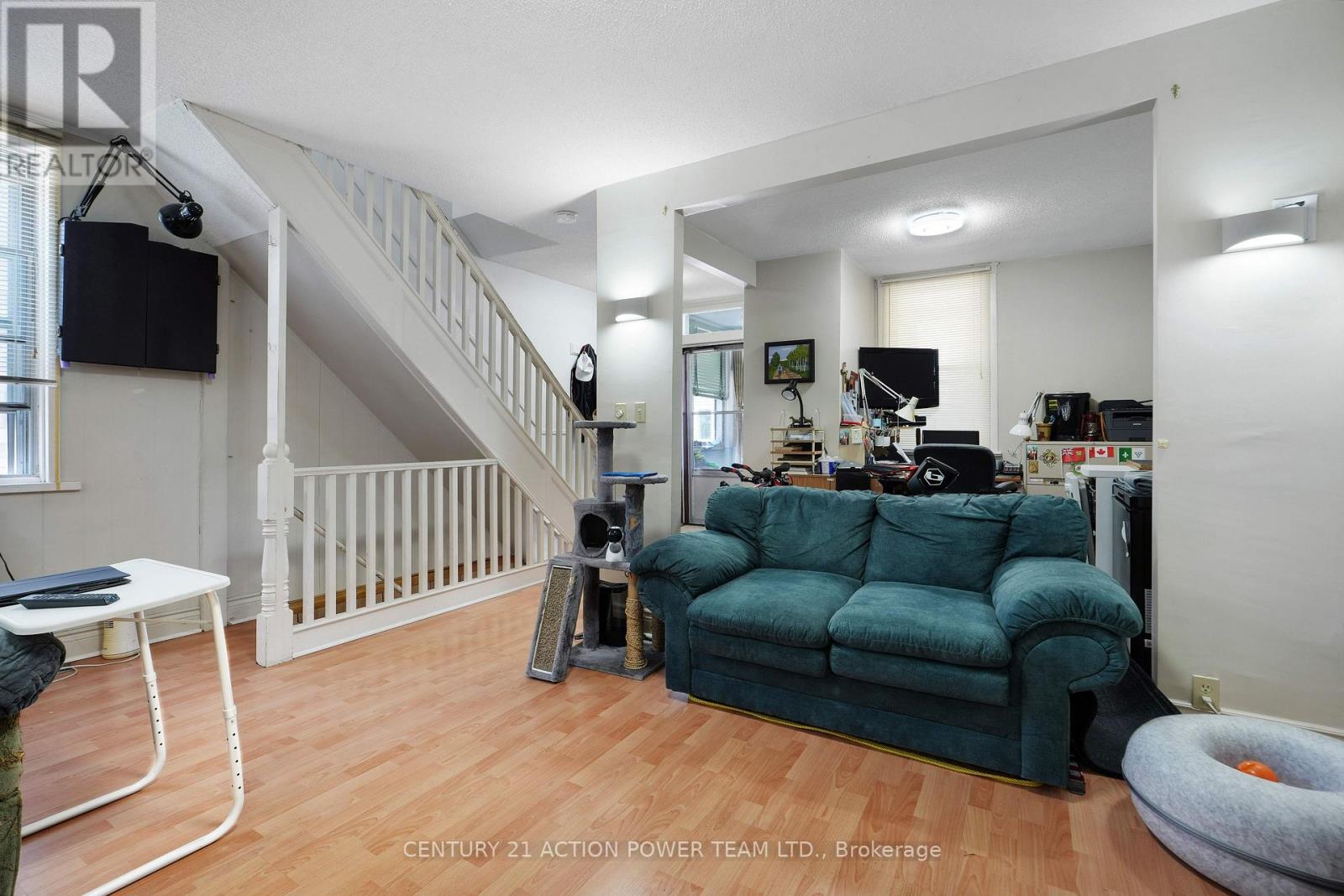 222 Montfort Street Property Photo 7