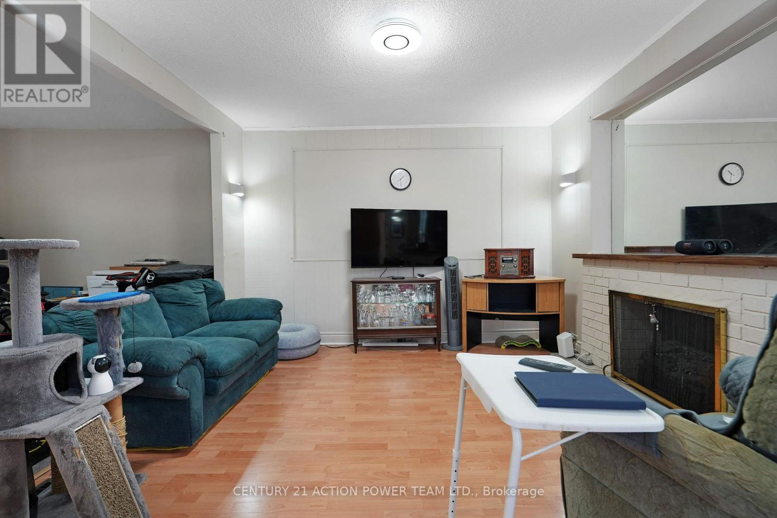 222 Montfort Street Property Photo 8