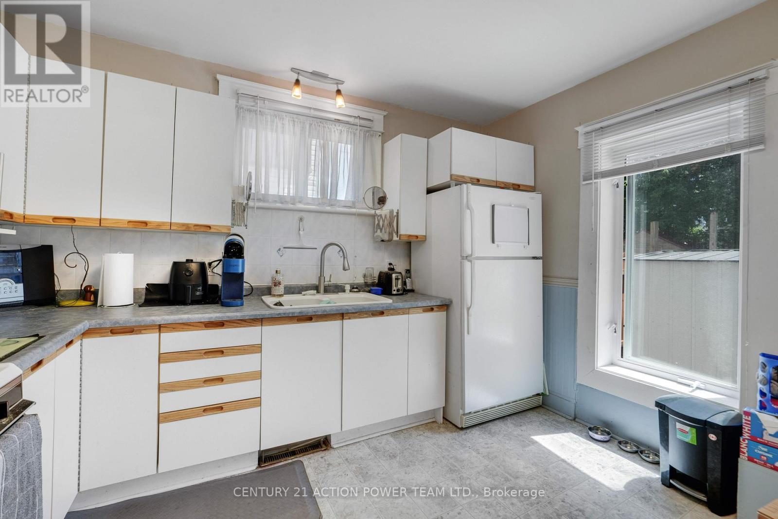 222 Montfort Street Property Photo 13