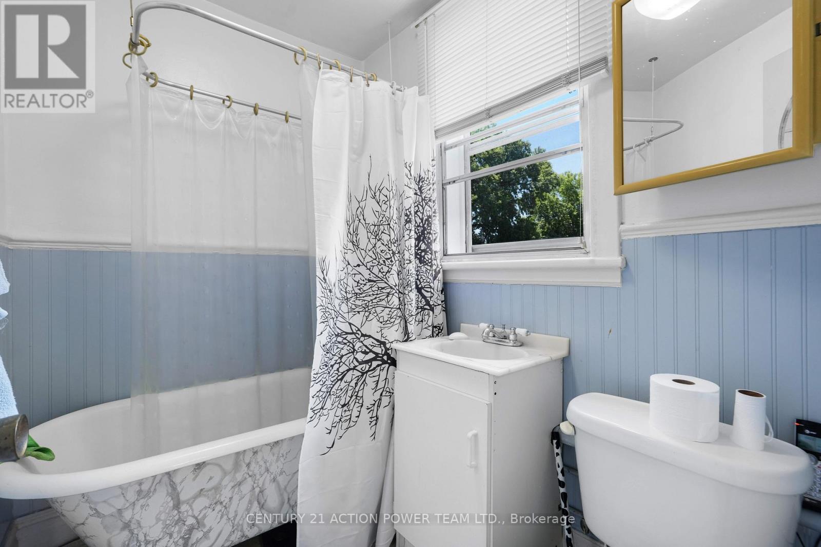 222 Montfort Street Property Photo 17