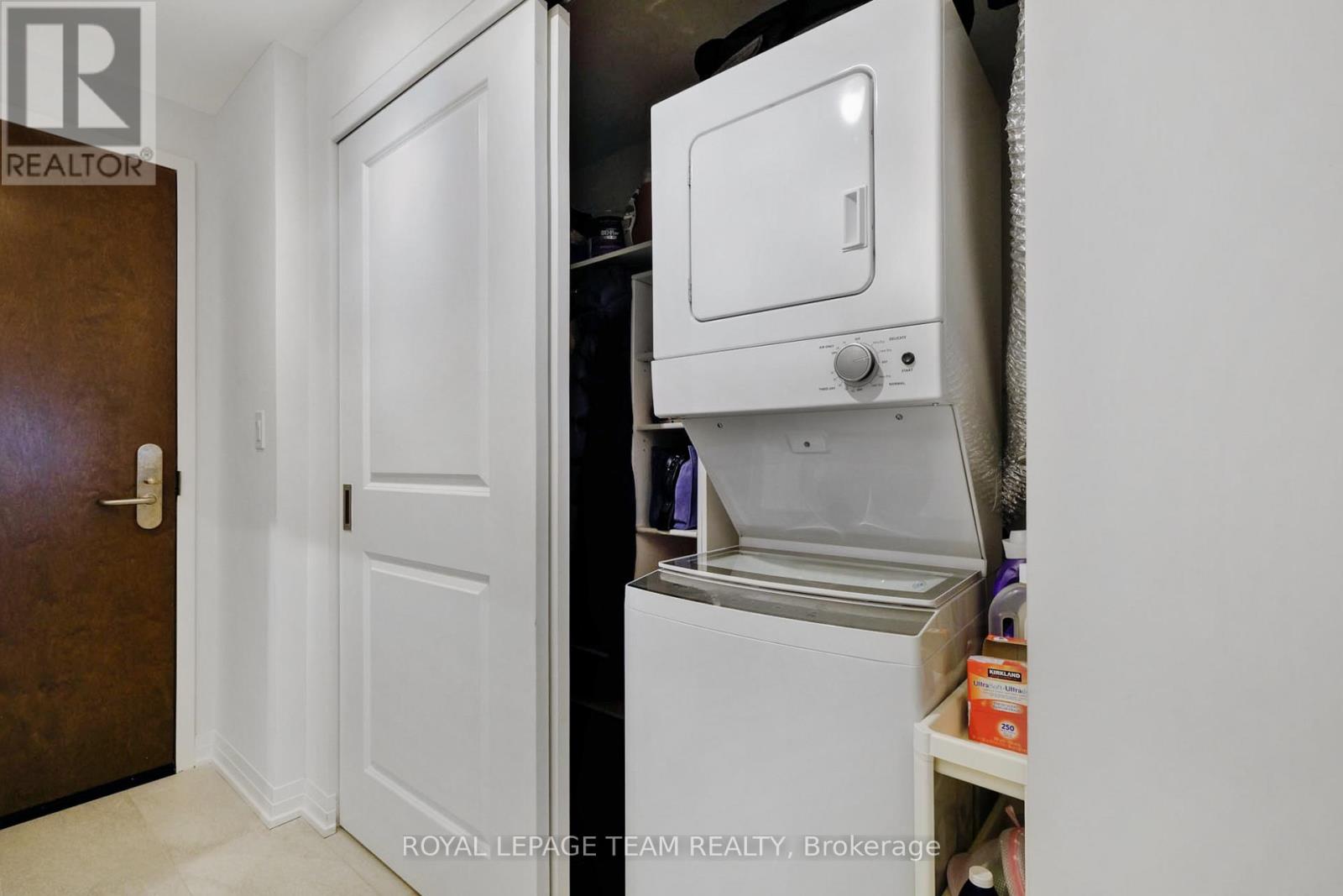 1508 - 805 Carling Avenue Property Photo 5
