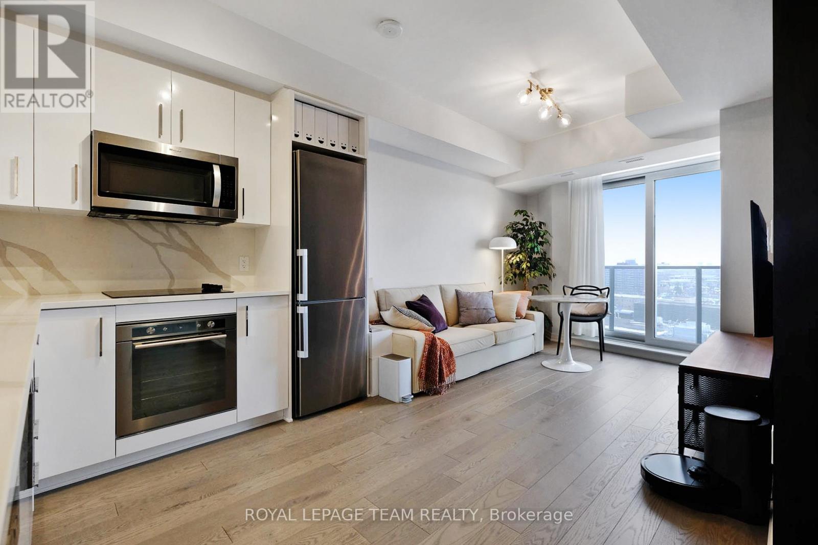 1508 - 805 Carling Avenue Property Photo 6