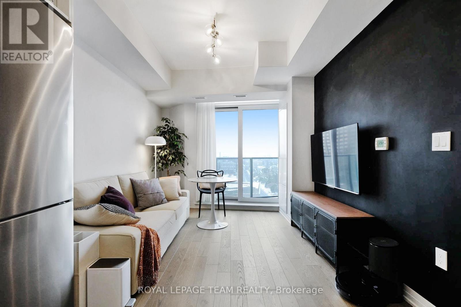 1508 - 805 Carling Avenue Property Photo 7