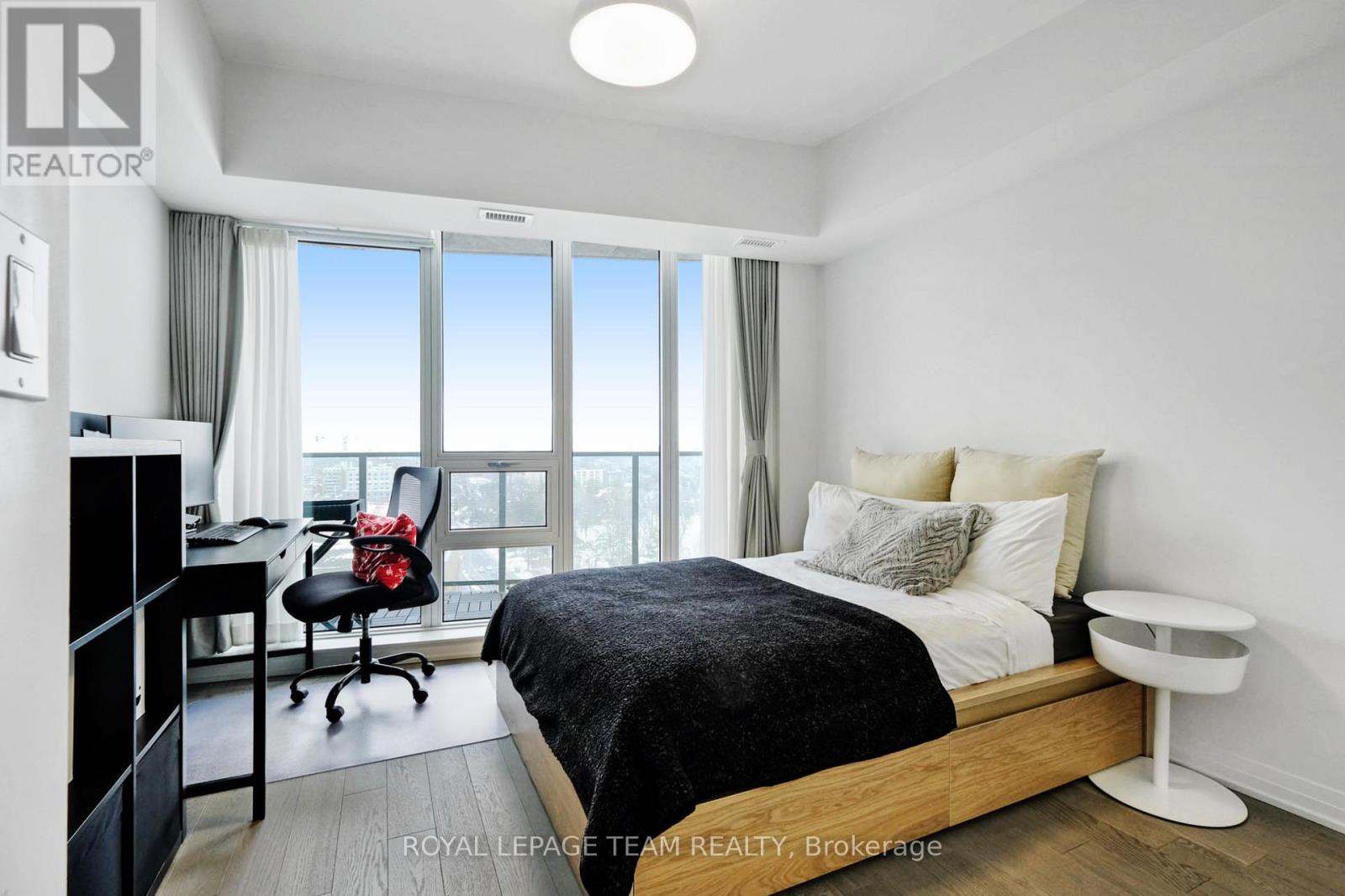 1508 - 805 Carling Avenue Property Photo 12