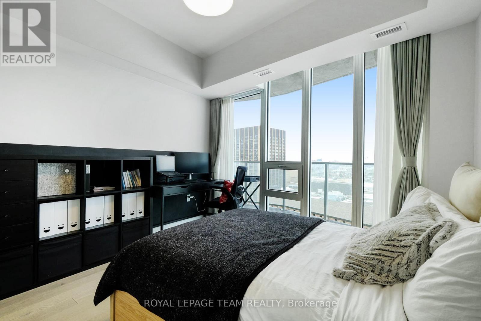1508 - 805 Carling Avenue Property Photo 13