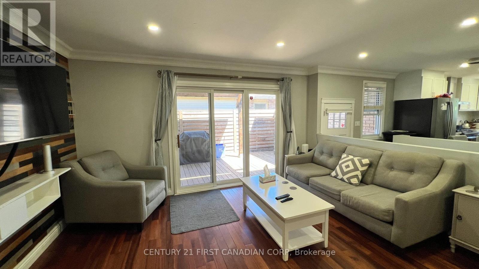 764 Classic Drive Property Photo 8