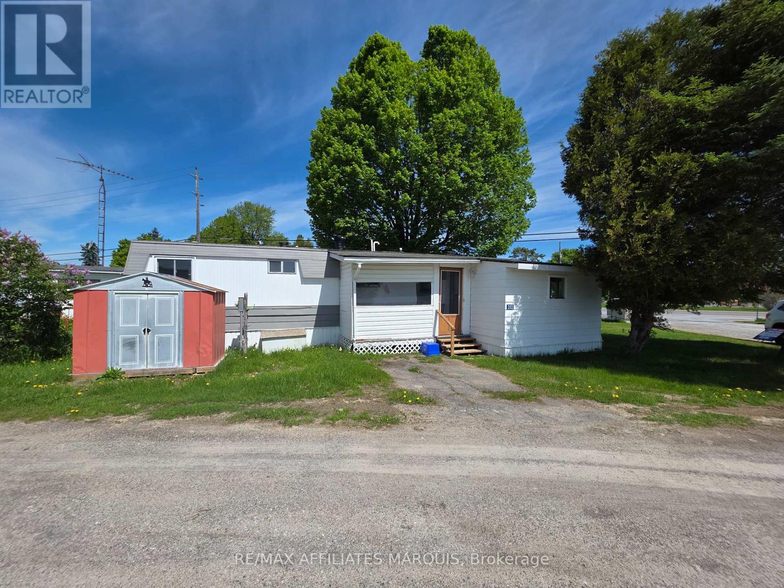 202 Jack Street Property Photo 4