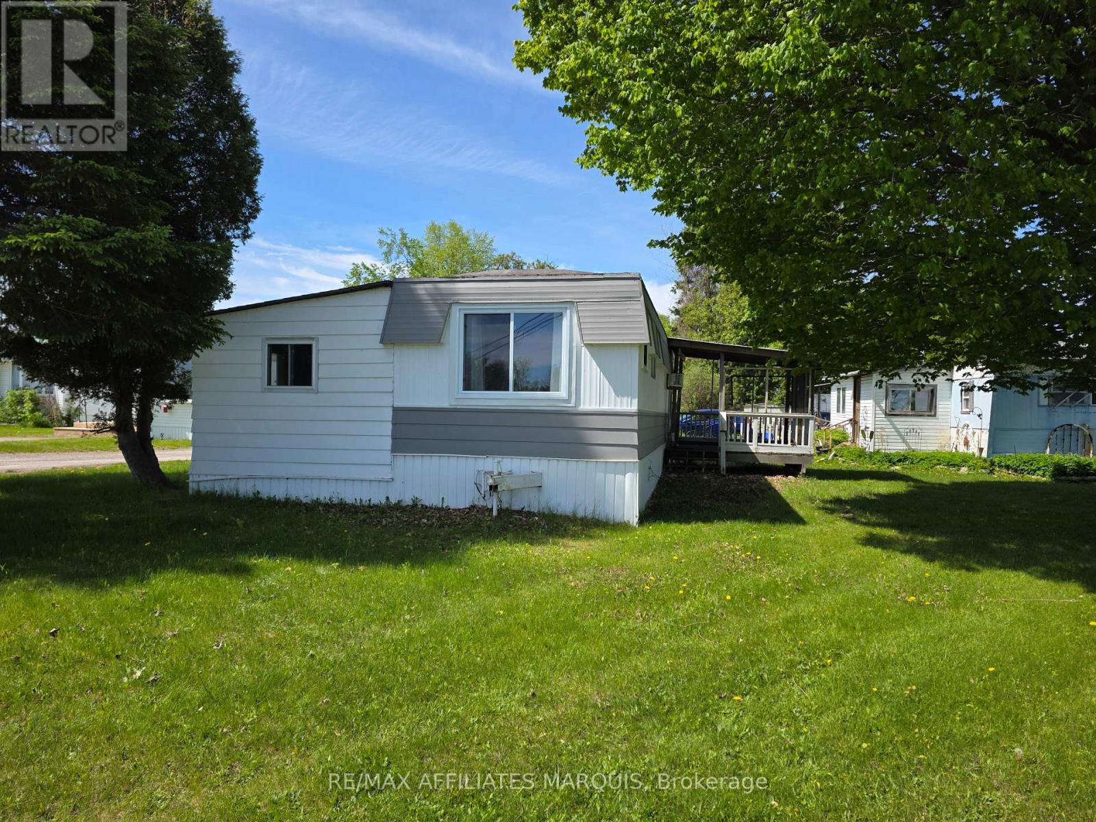 202 Jack Street Property Photo 5
