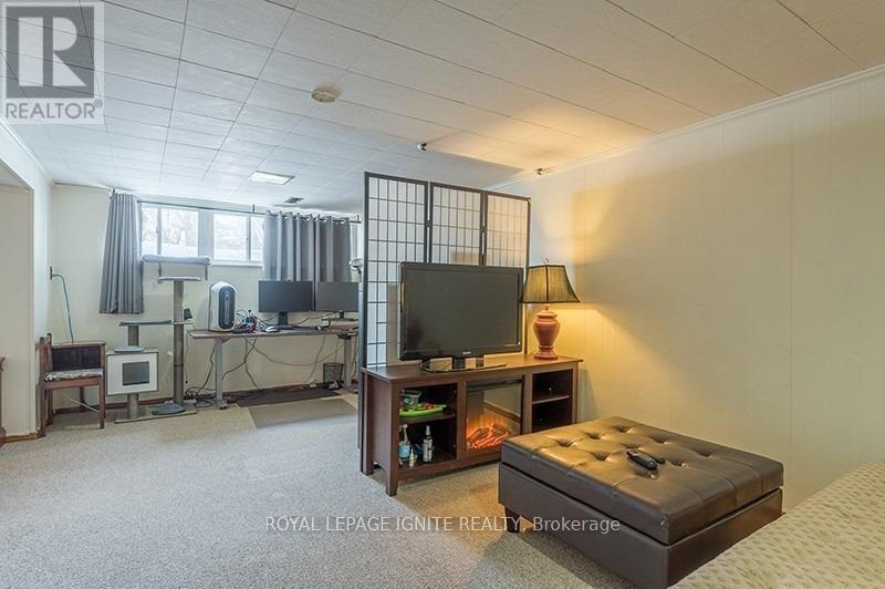 947 Southlawn Drive Property Photo 12