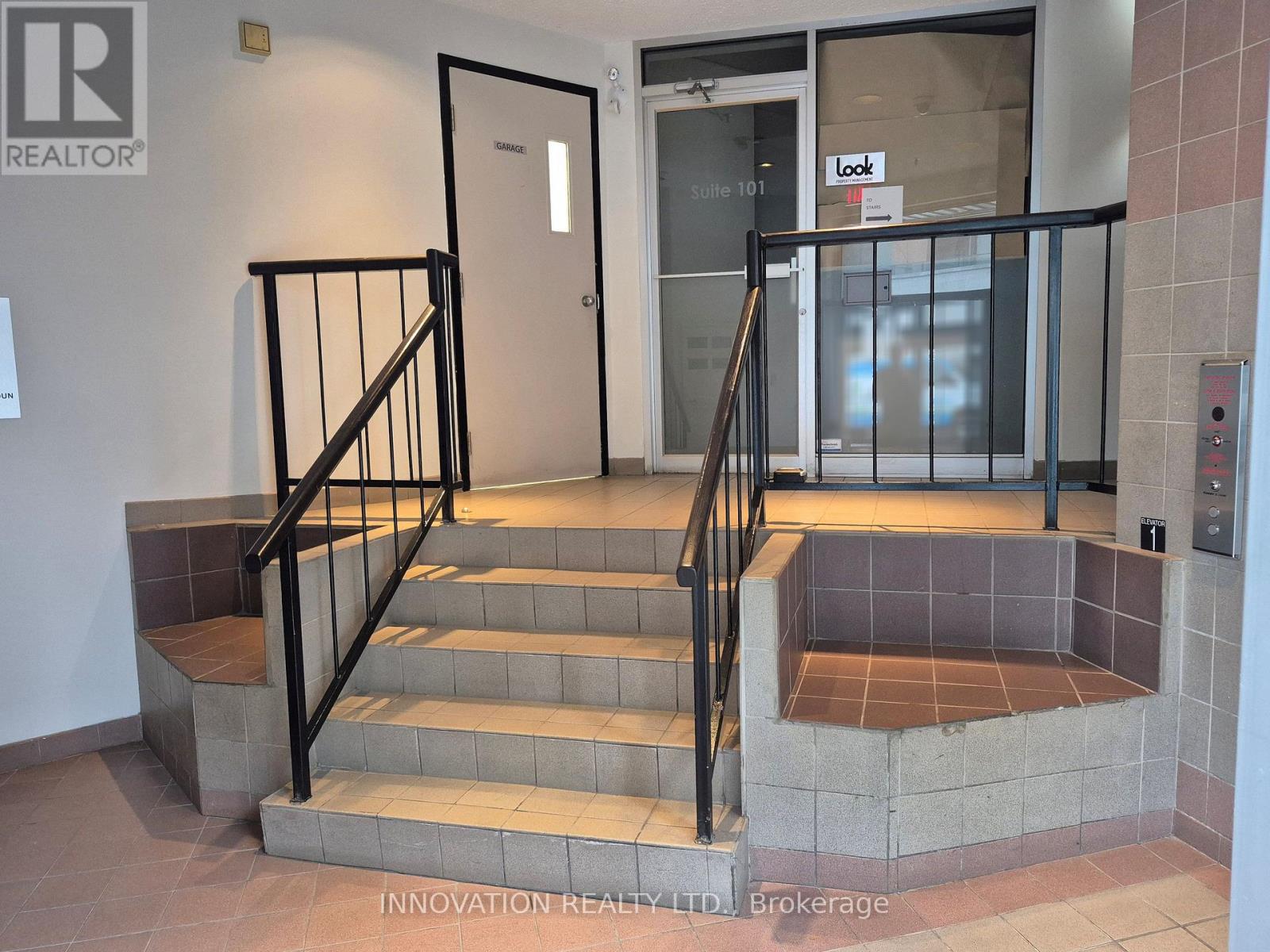 101 - 11 Rosemount Avenue Property Photo 3