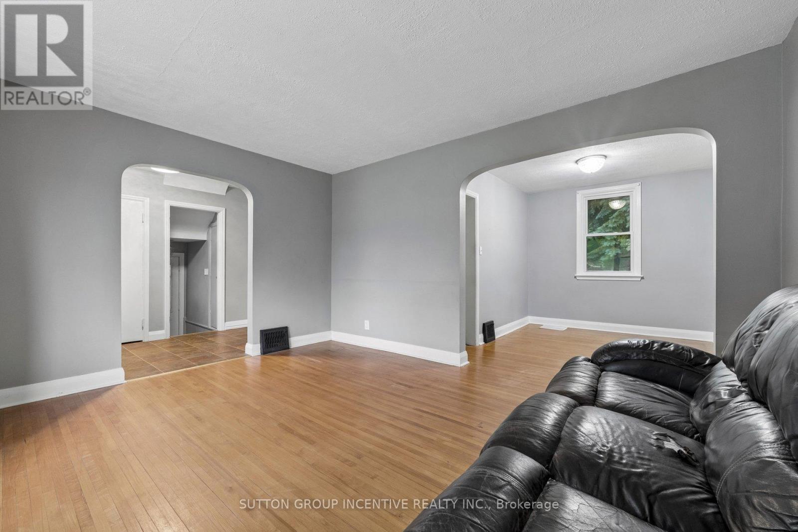 581 Arndon Avenue Property Photo 10