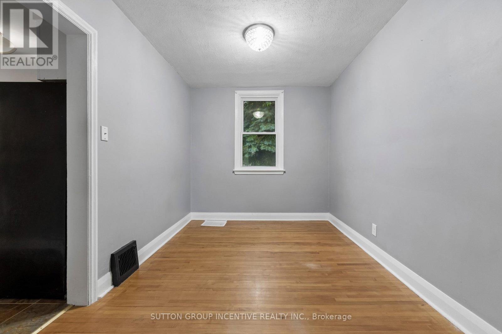 581 Arndon Avenue Property Photo 11
