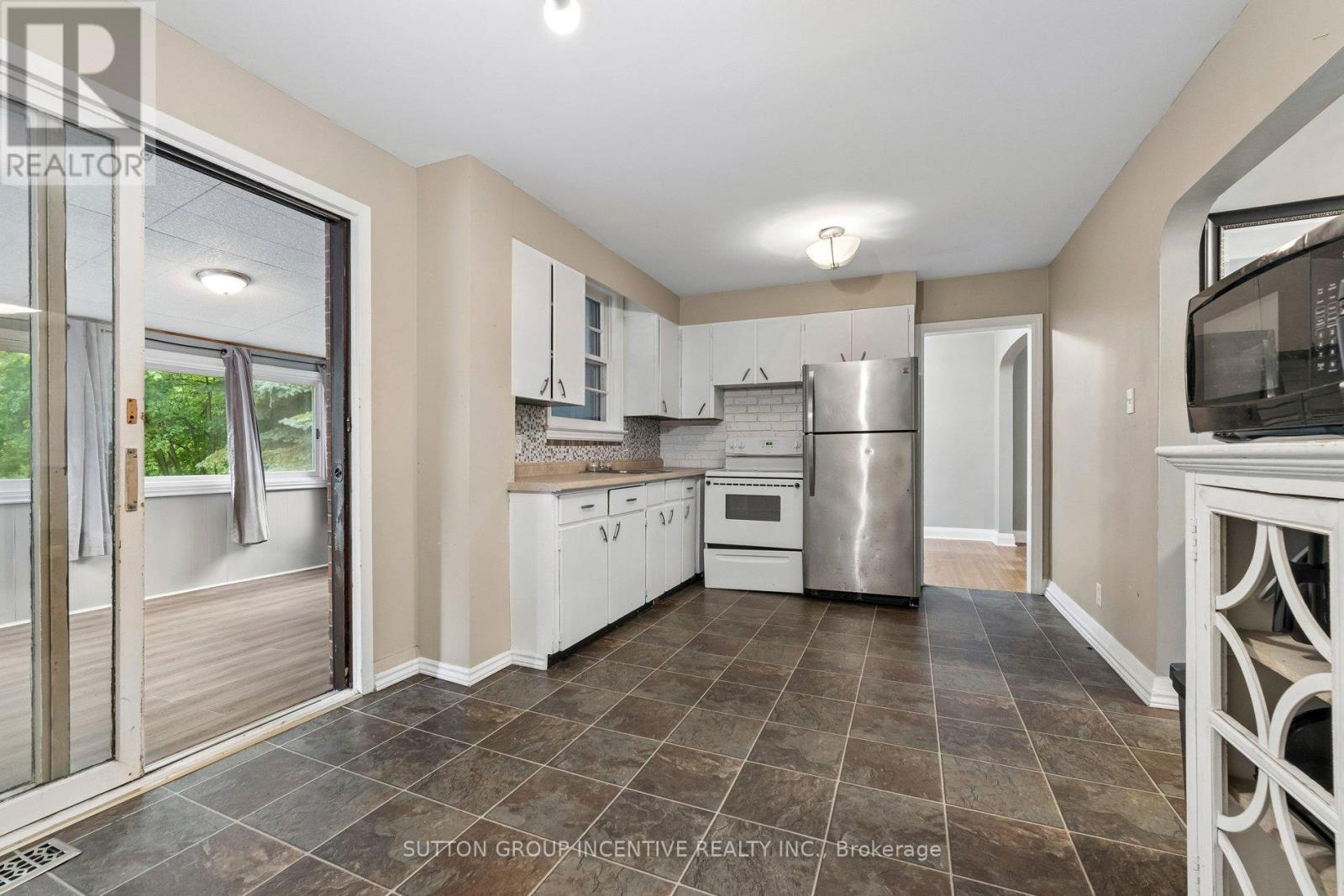 581 Arndon Avenue Property Photo 14