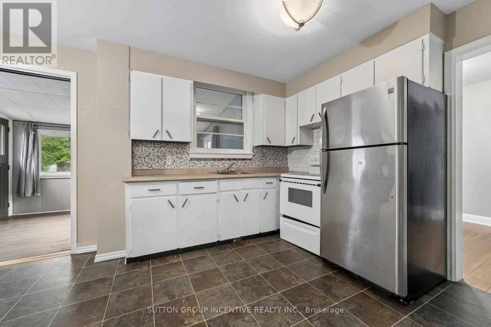 581 Arndon Avenue Property Photo 19