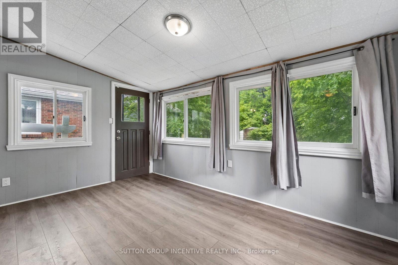 581 Arndon Avenue Property Photo 22