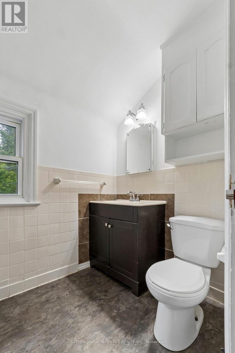 581 Arndon Avenue Property Photo 31