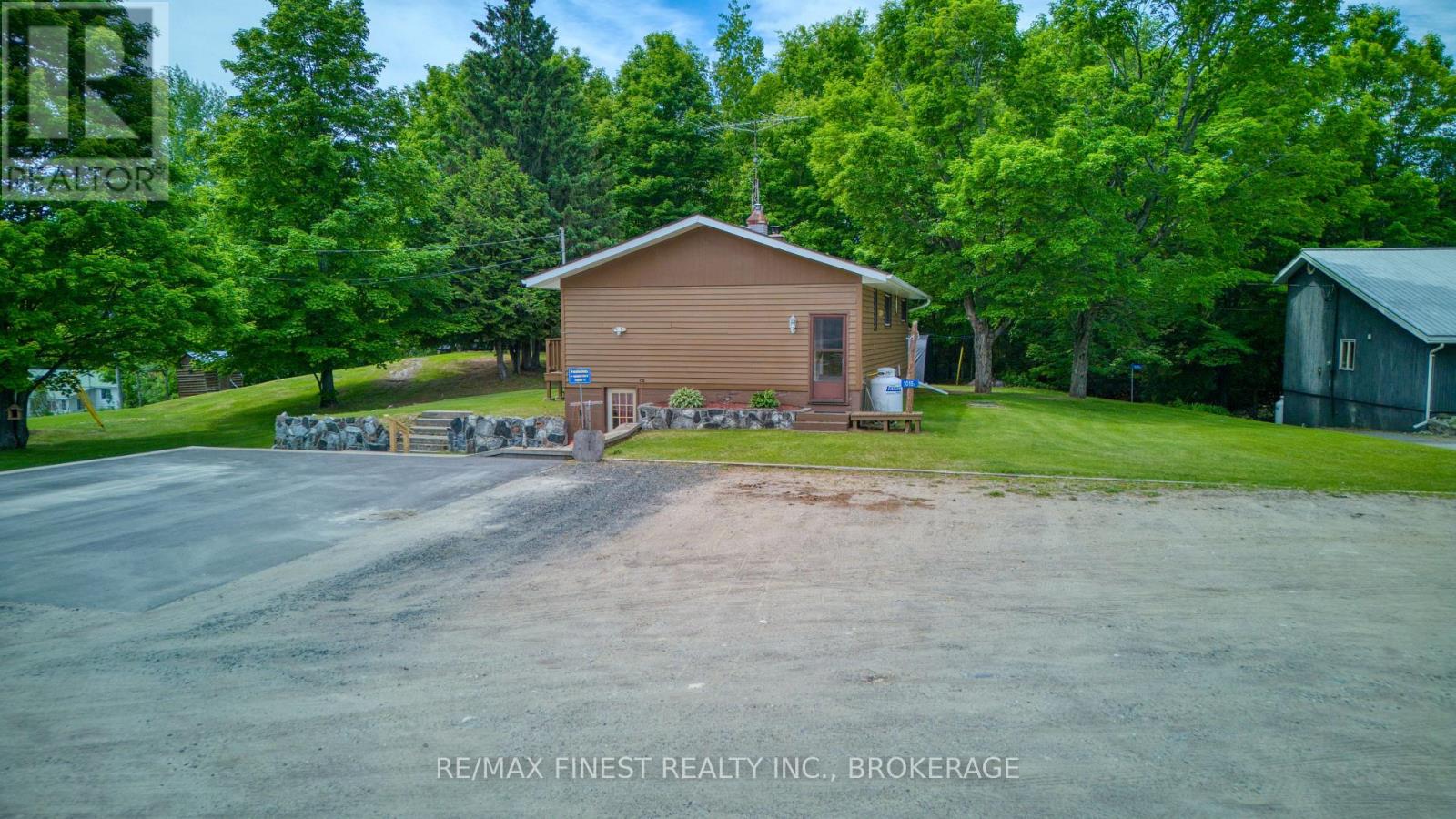 1015a Legion Road Property Photo 28