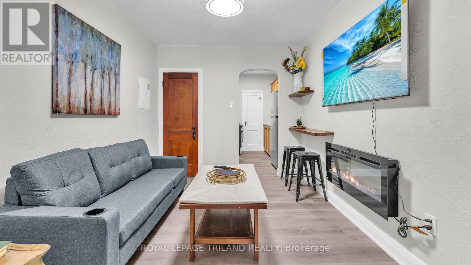 1 - 111 DUNDAS STREET