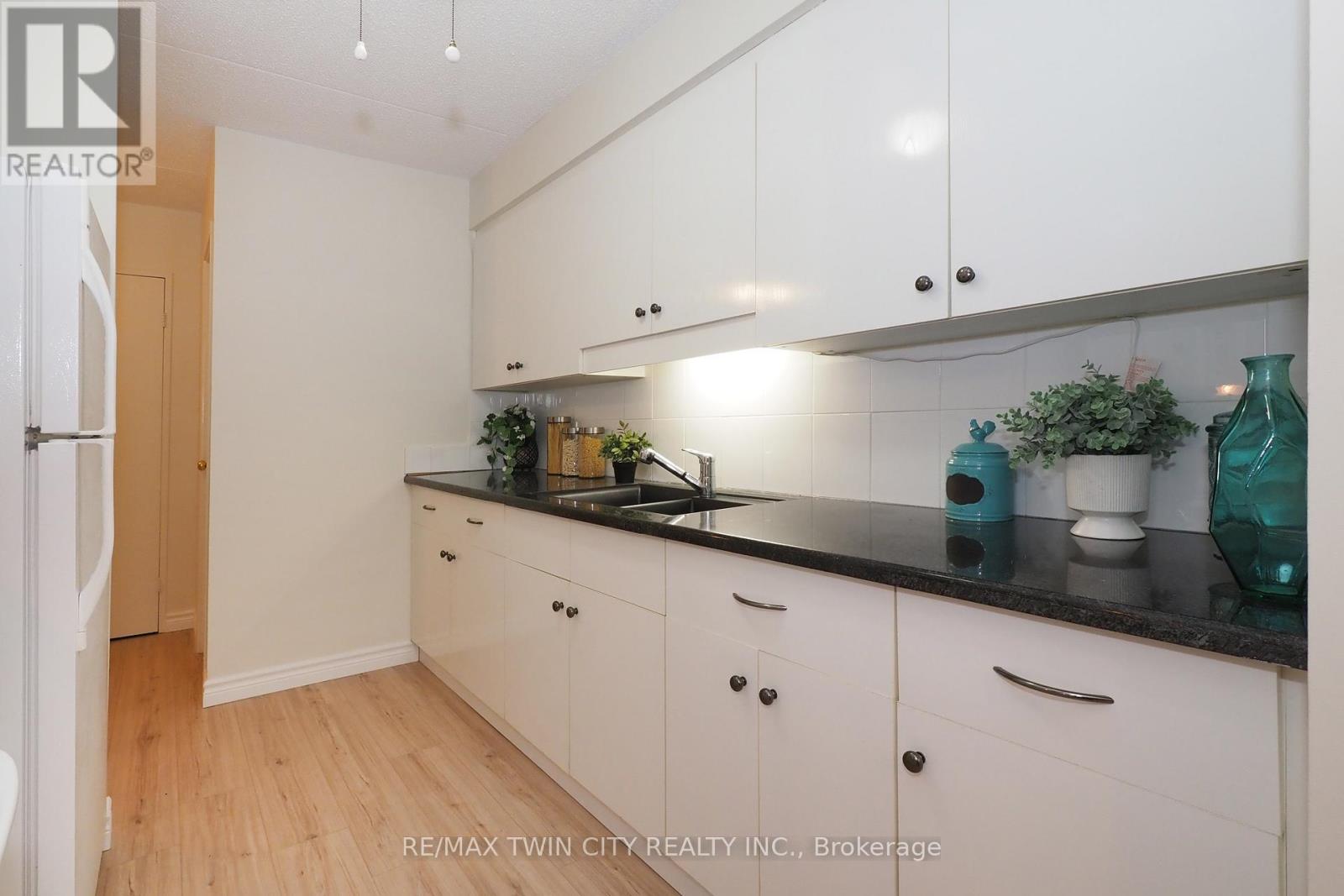 265 - 40 Tannery Street E Property Photo 16
