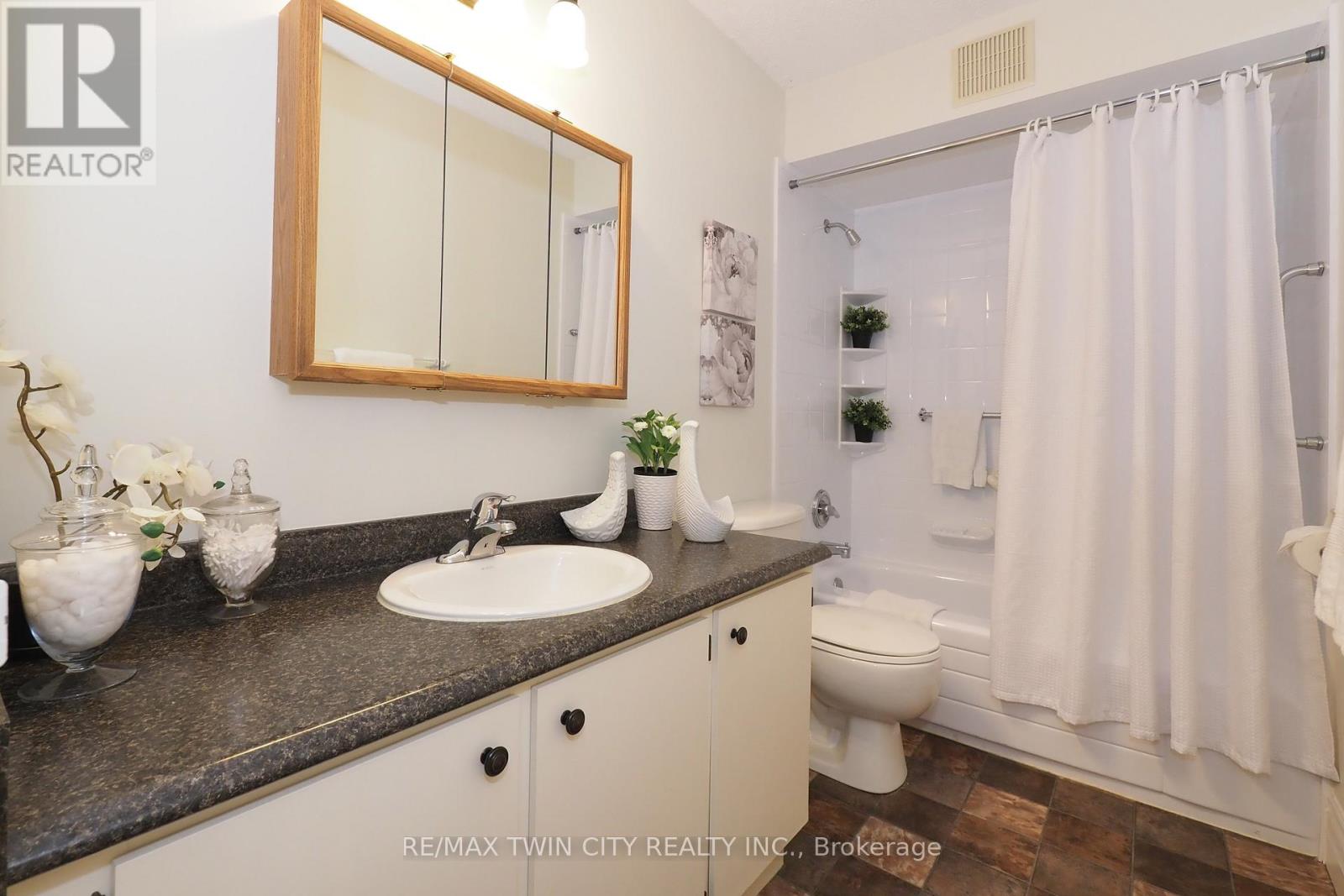 265 - 40 Tannery Street E Property Photo 25