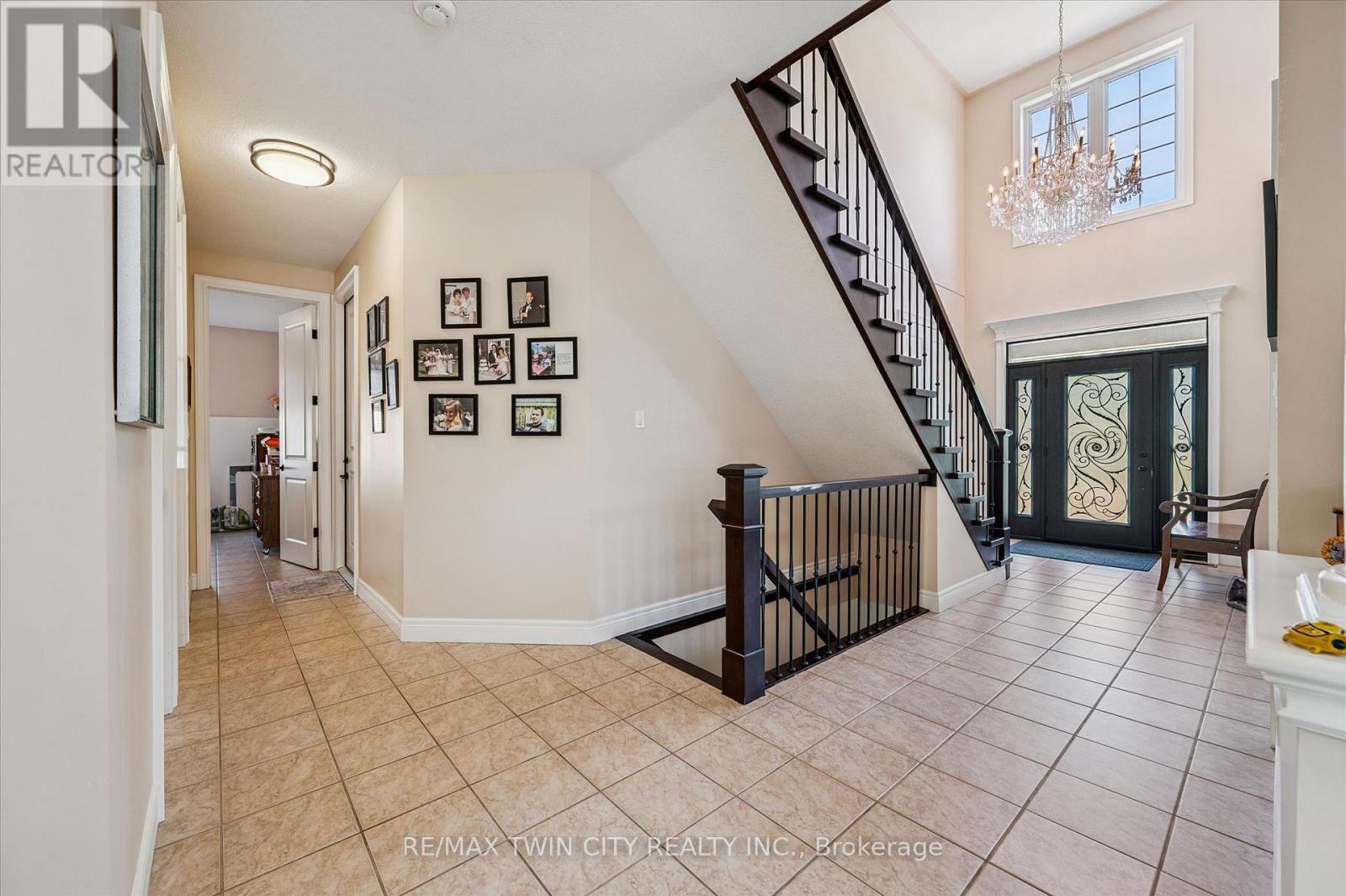 74 Pennsylvania Crescent Property Photo 8