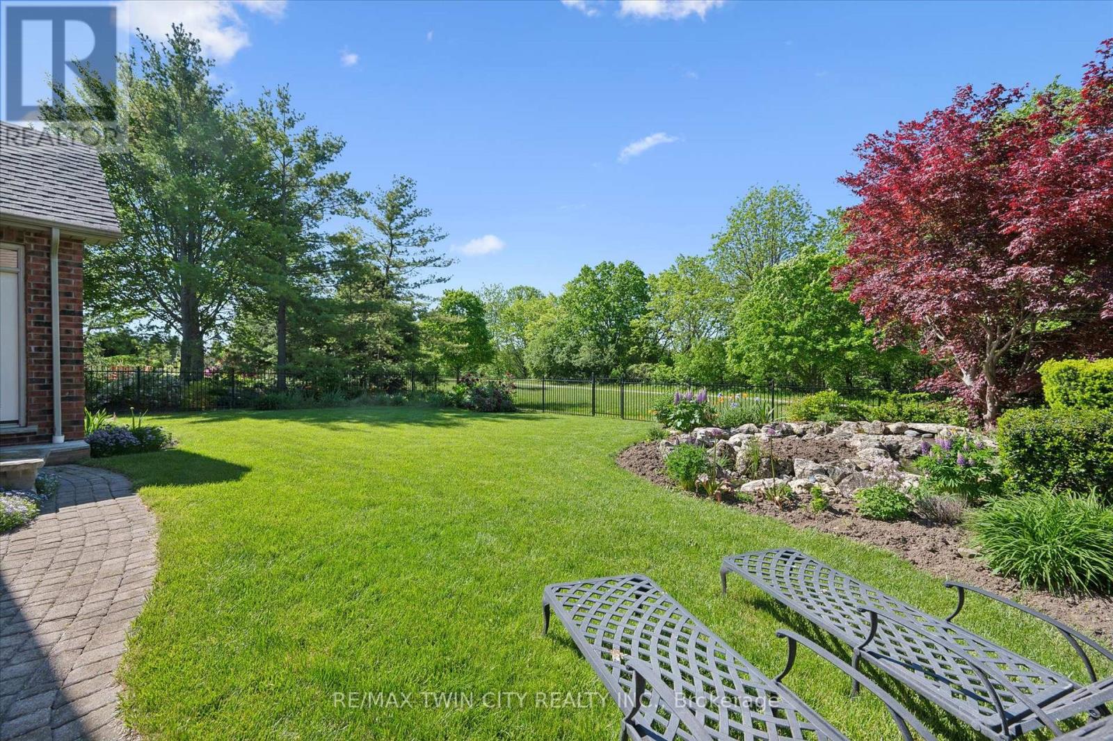 74 Pennsylvania Crescent Property Photo 19