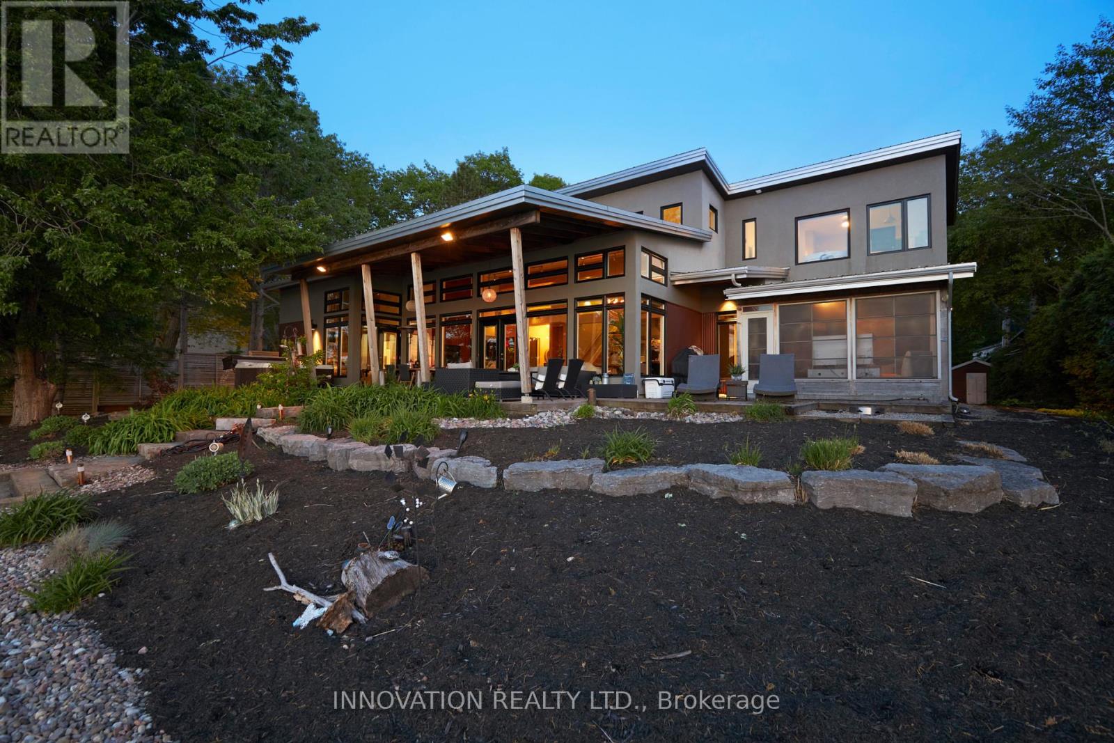 684 Bayview Drive Property Photo 1