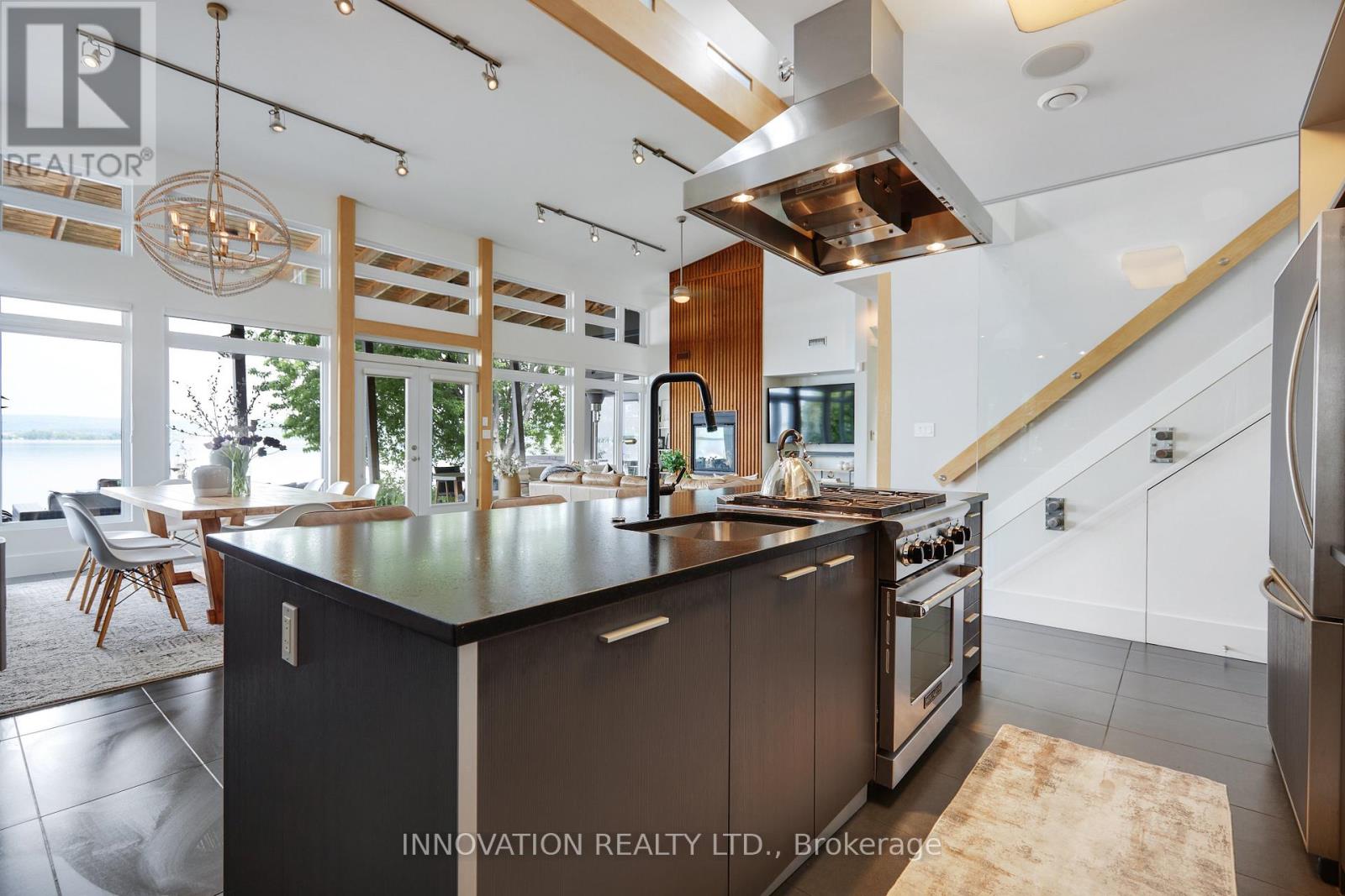 684 Bayview Drive Property Photo 16
