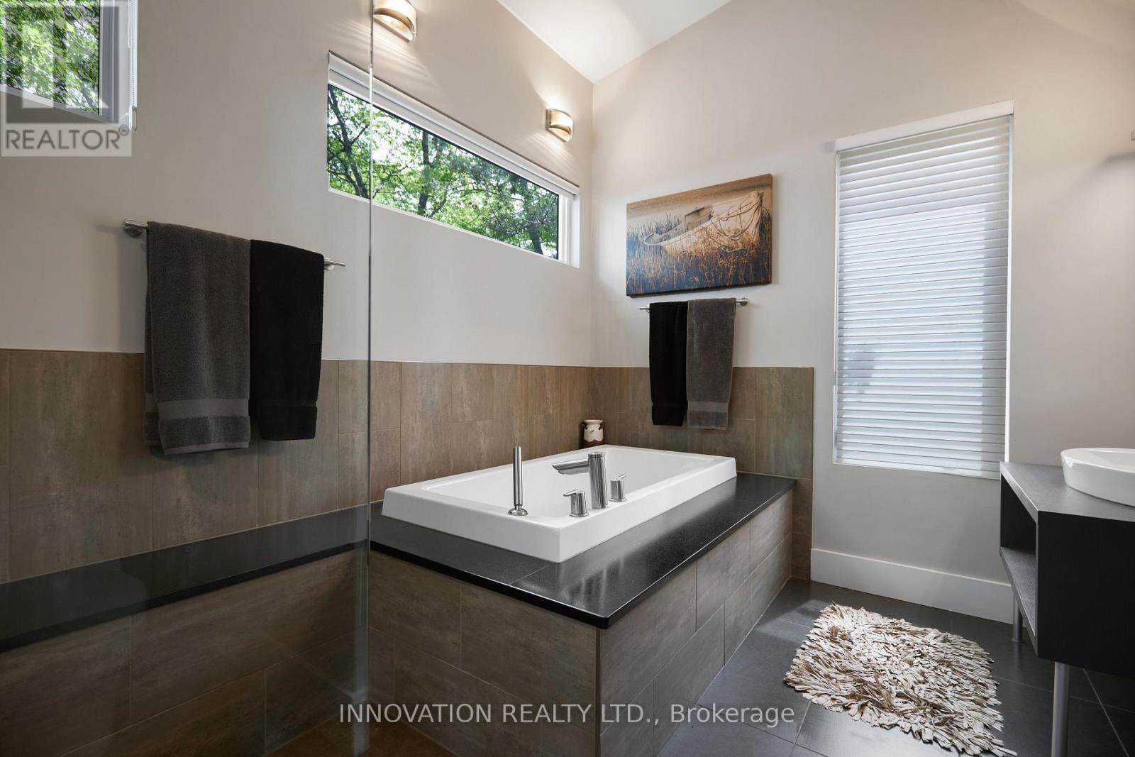 684 Bayview Drive Property Photo 24