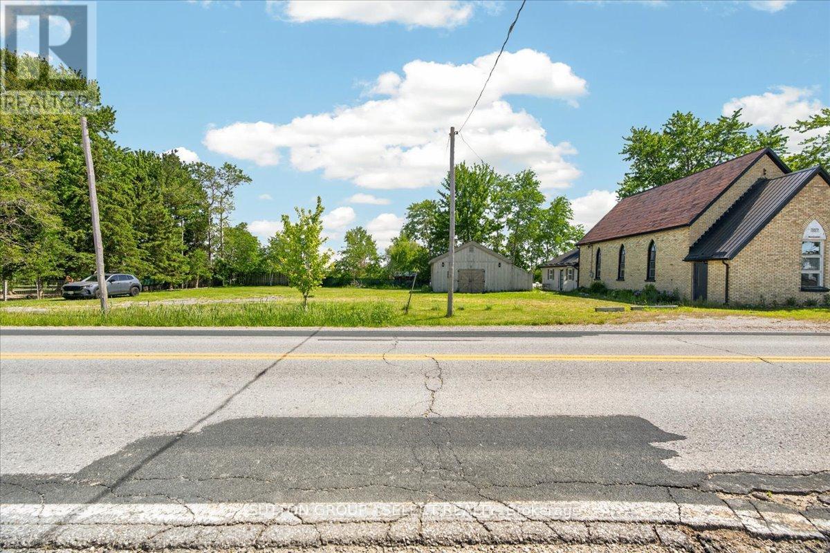 8833 Confederation Line Property Photo 7