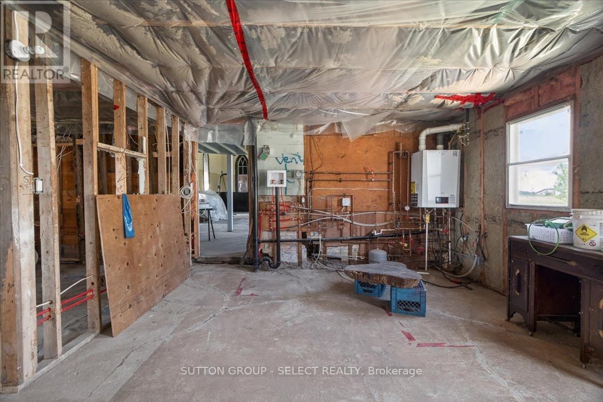 8833 Confederation Line Property Photo 14