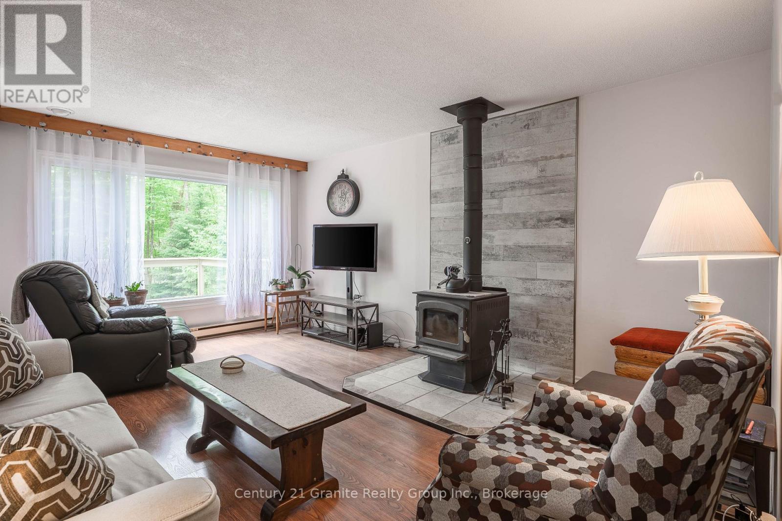 267 Riverside Drive Property Photo 4