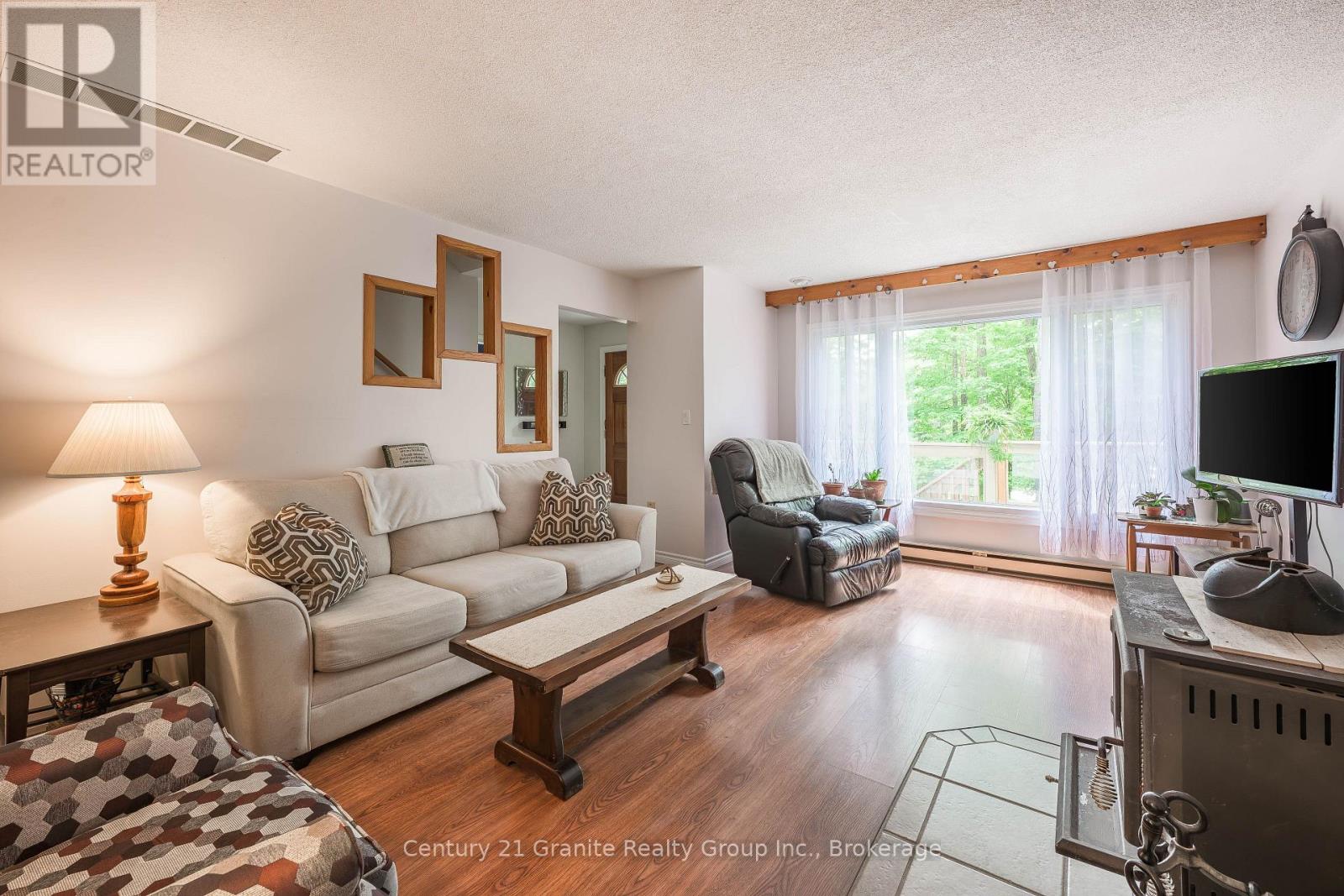 267 Riverside Drive Property Photo 5