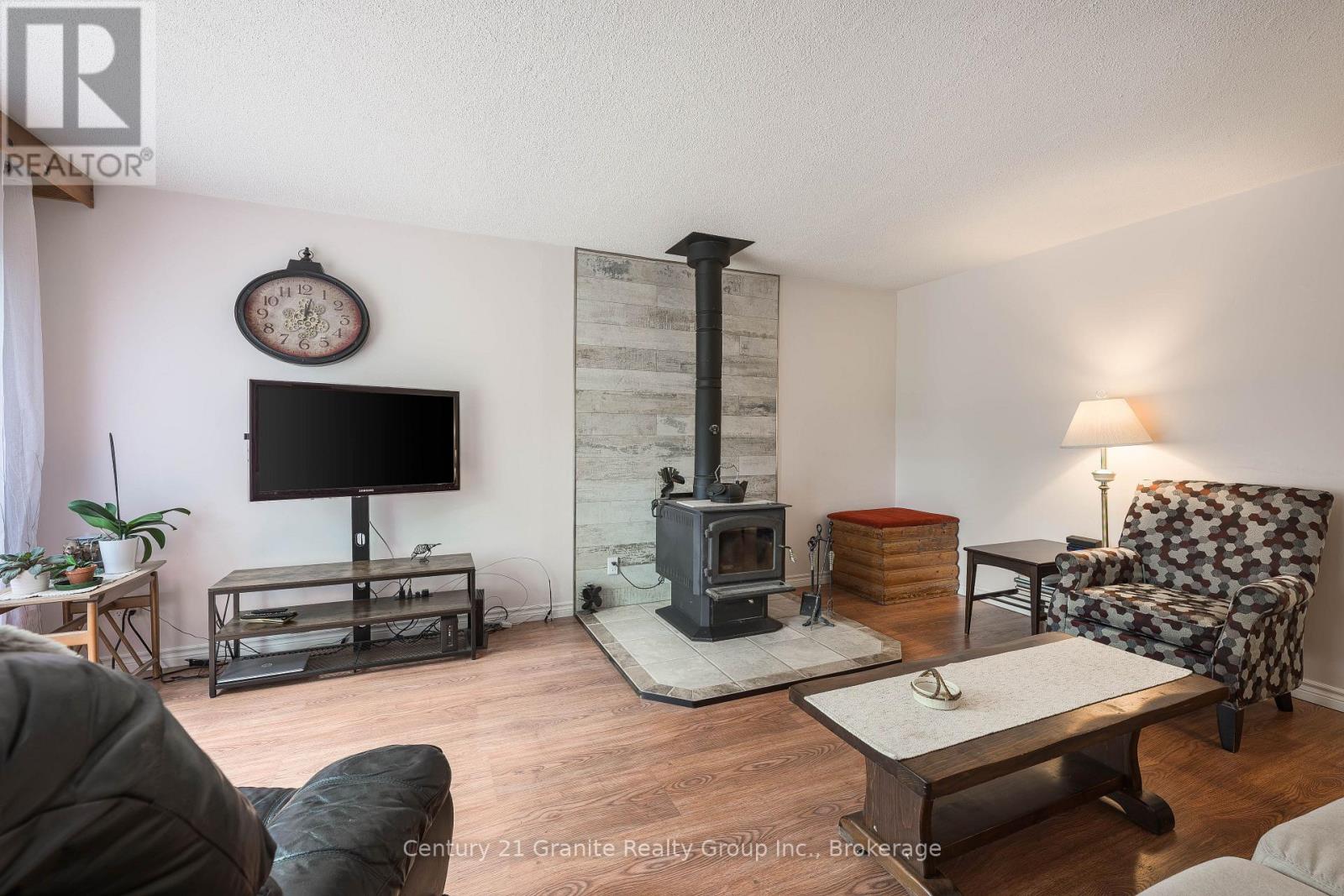 267 Riverside Drive Property Photo 6