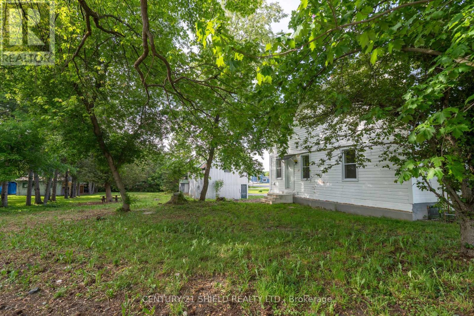 18491 Hughie Munro Street Property Photo 21