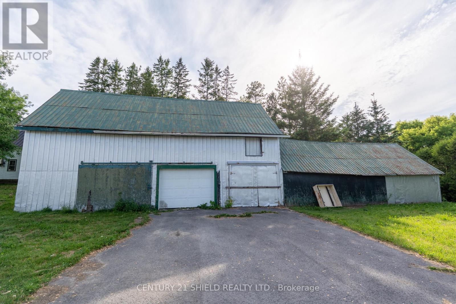 18491 Hughie Munro Street Property Photo 24