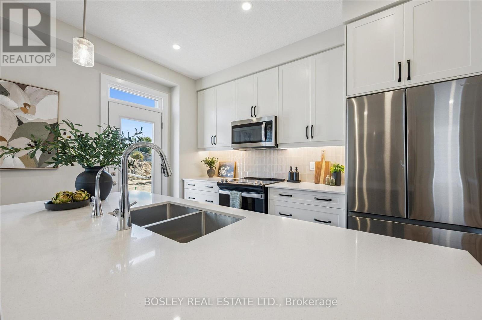 125 Catherine Street Property Photo 3