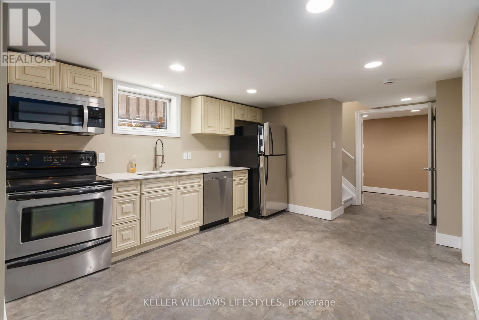 79 Beaconsfield Avenue Property Photo 43