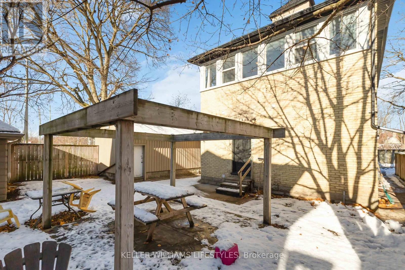 79 Beaconsfield Avenue Property Photo 45