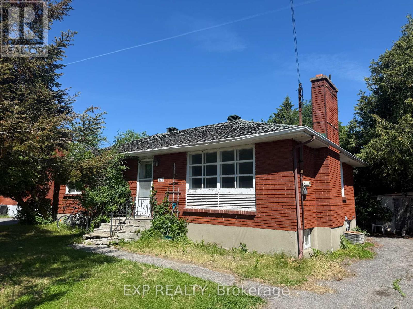 135 OAKRIDGE BOULEVARD