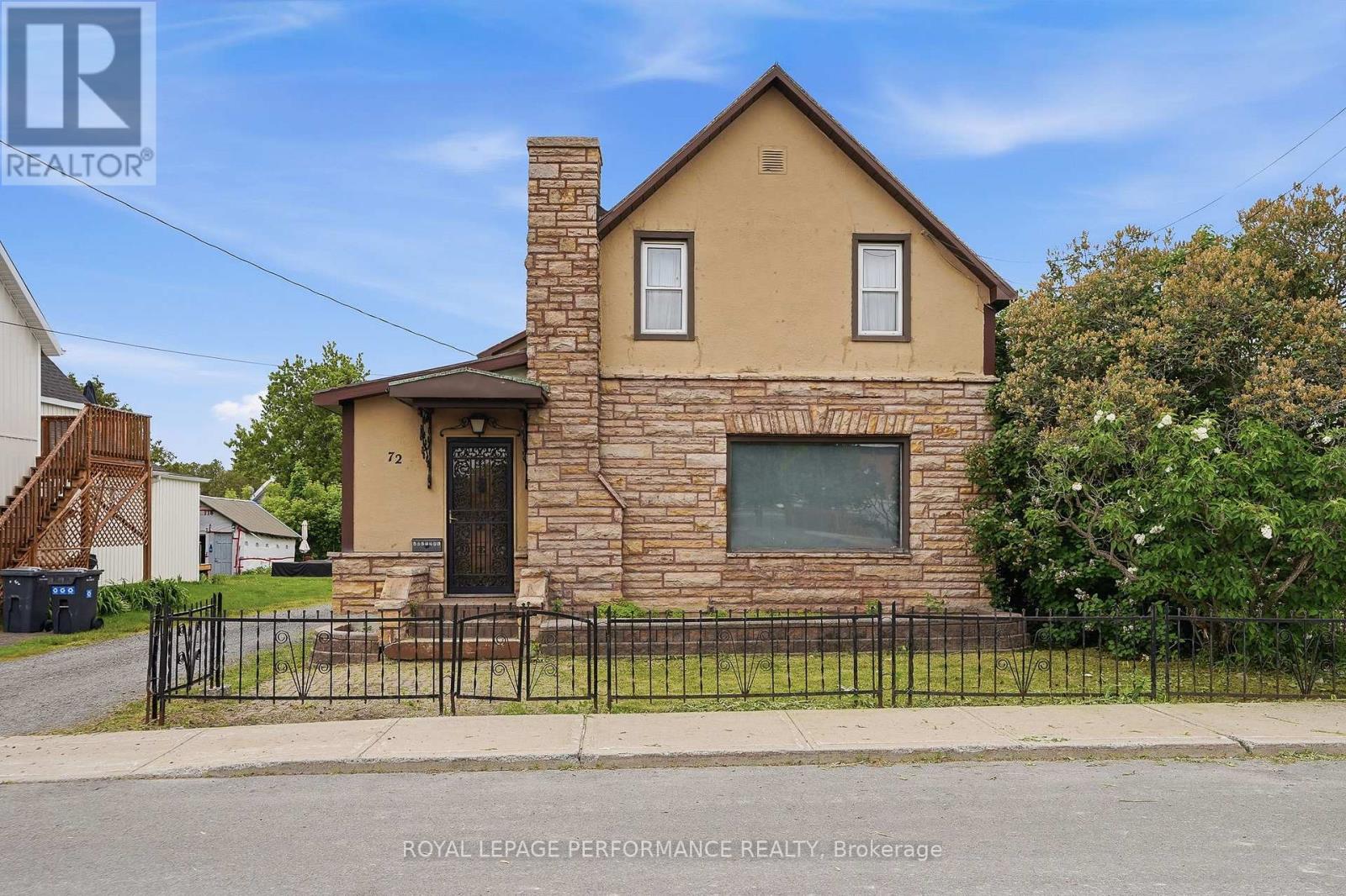72 Longueuil Street Property Photo 4