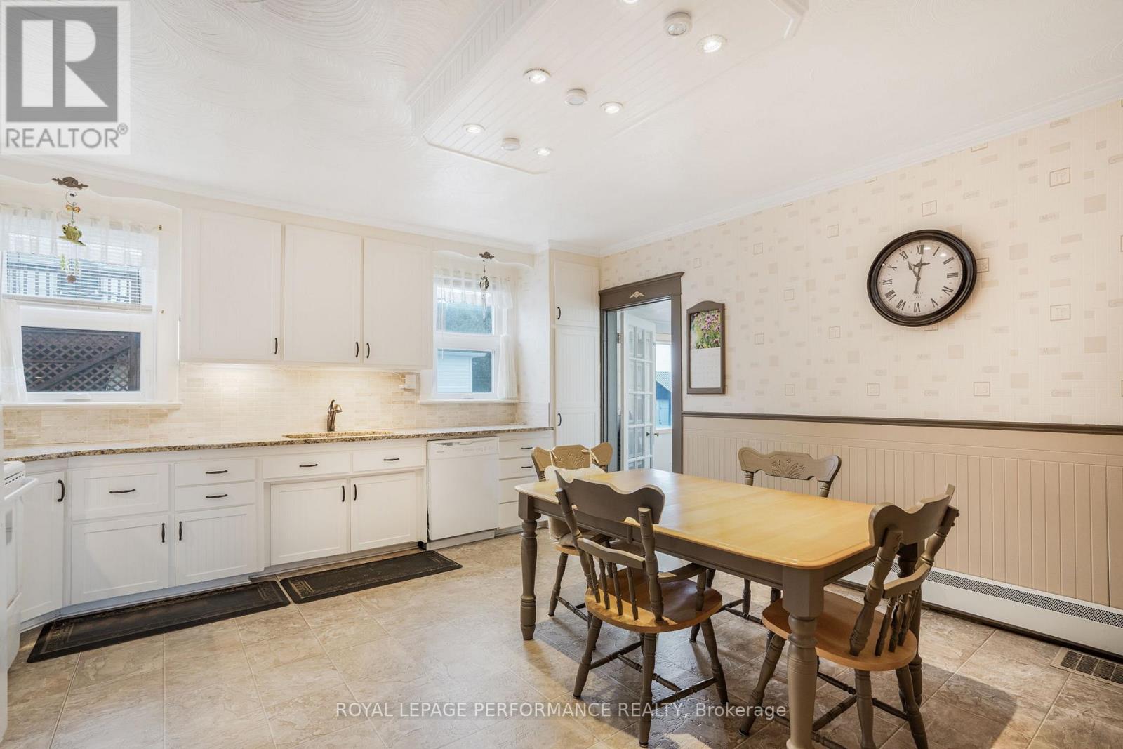 72 Longueuil Street Property Photo 7