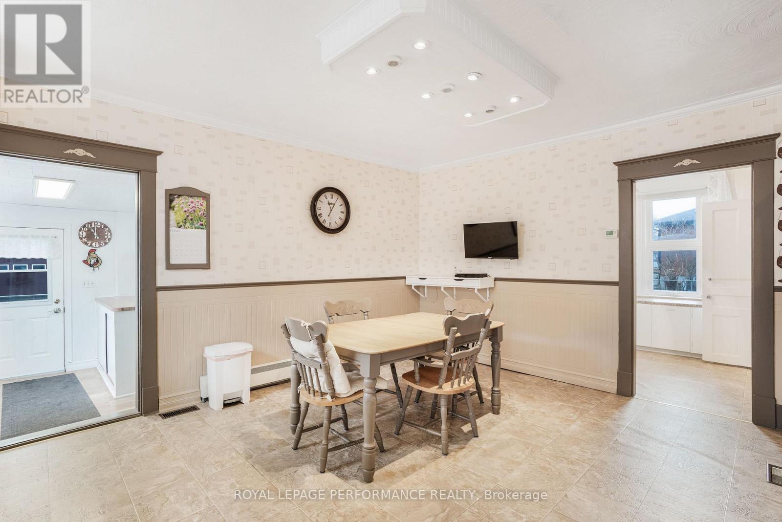 72 Longueuil Street Property Photo 10