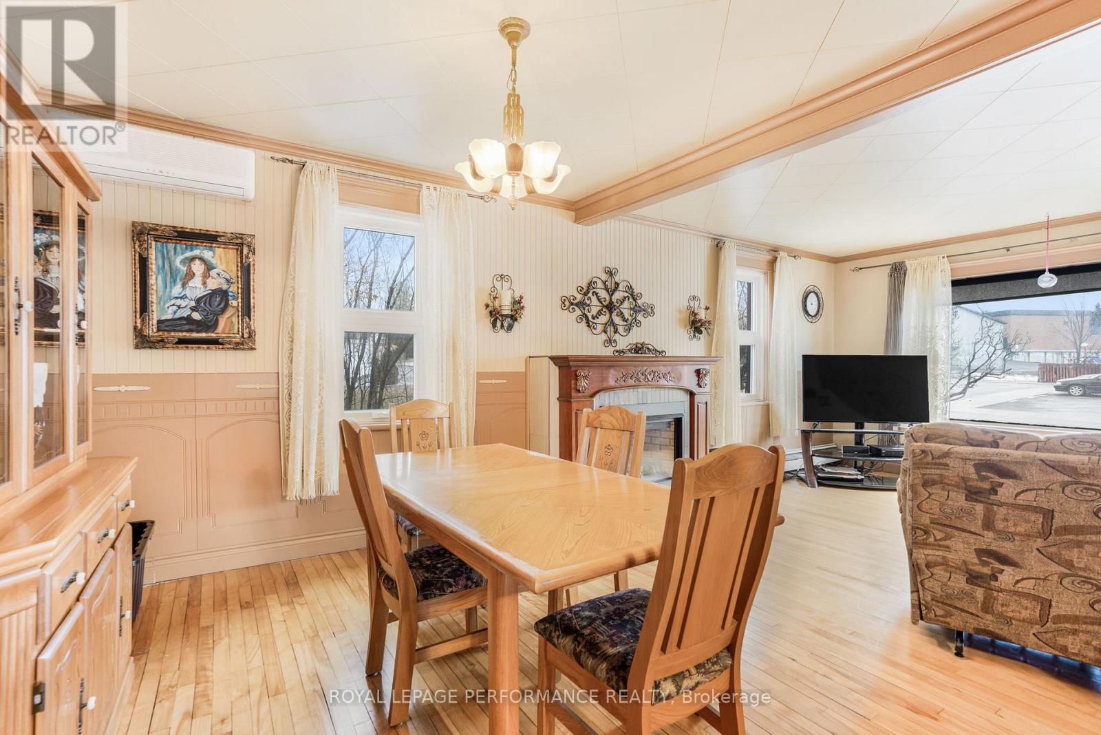 72 Longueuil Street Property Photo 18