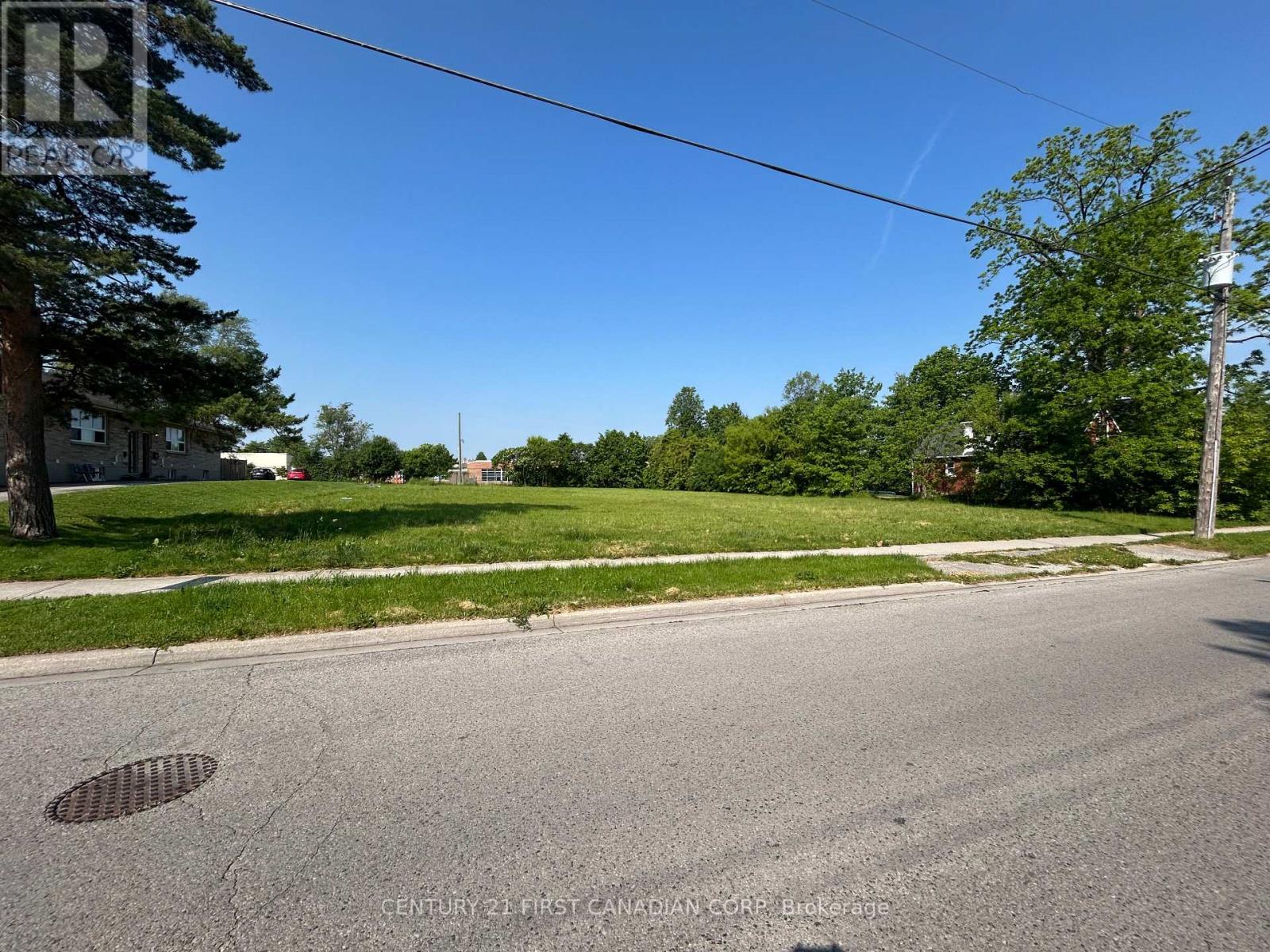 225 Greenwood Avenue Property Photo 2