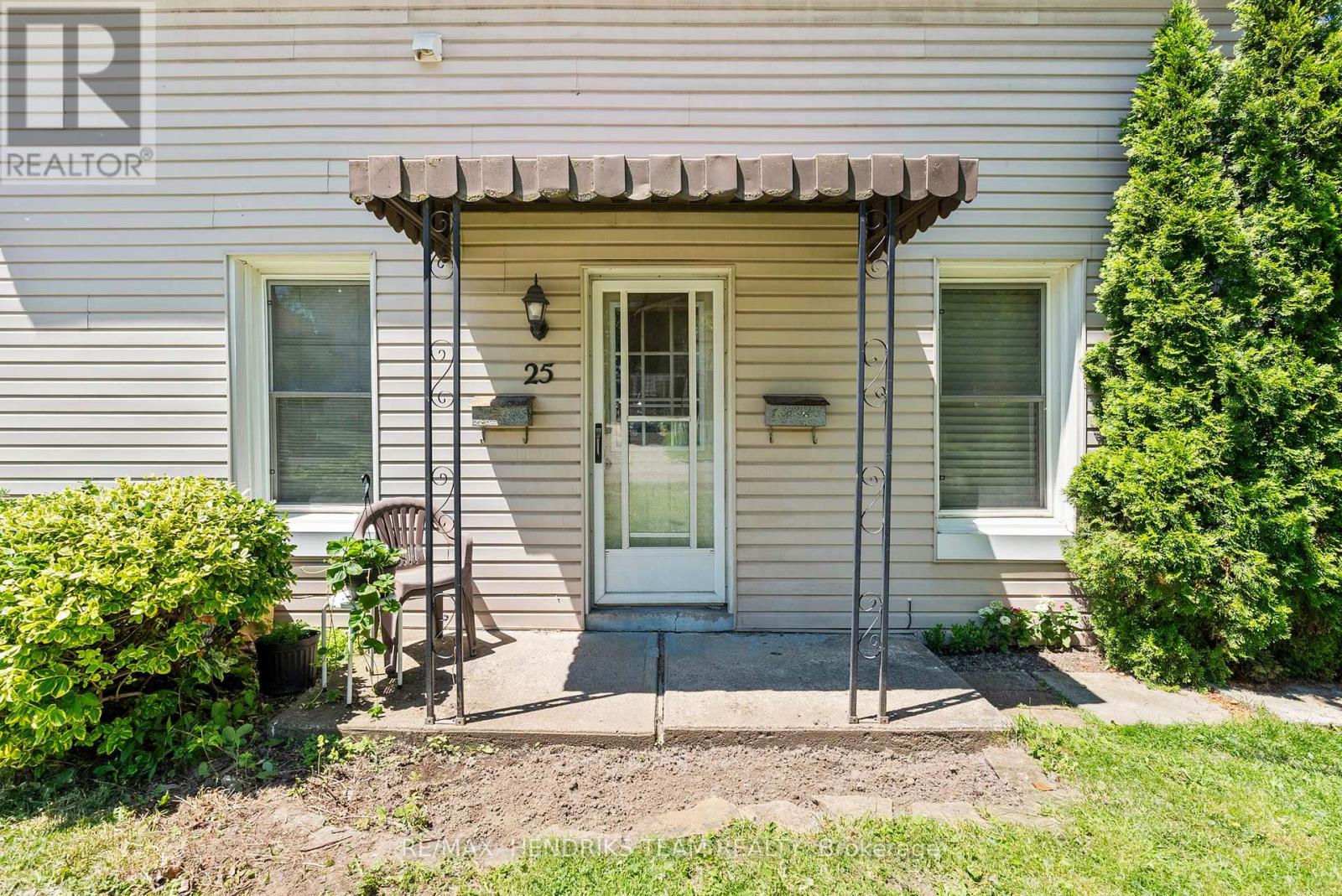 25 Bessey Street Property Photo 5