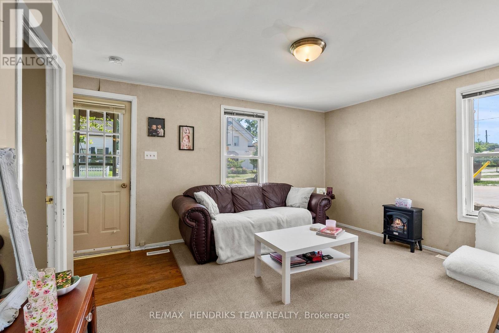 25 Bessey Street Property Photo 7